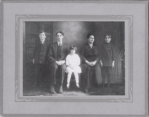 Hollenbeck family, from left Percy, Ted, Mildred, Nell, Pear